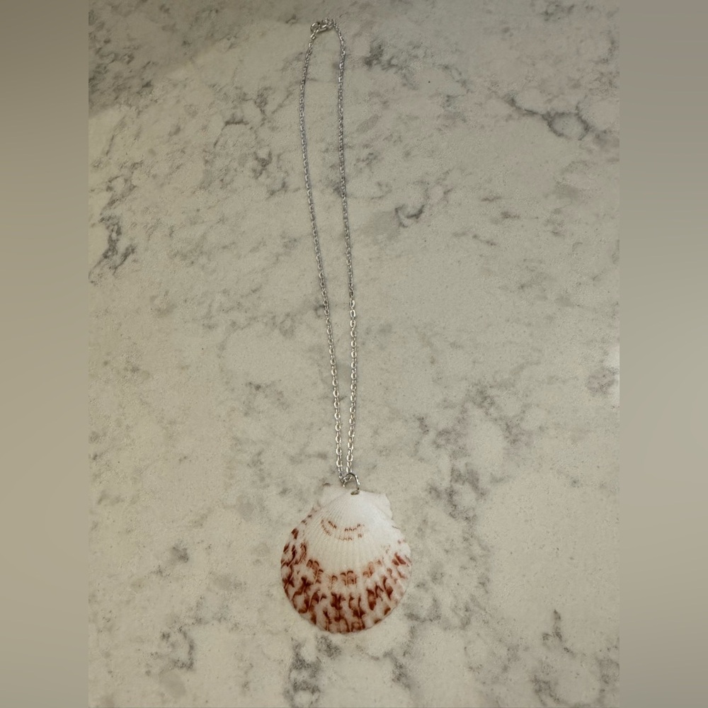 Red and White Scallop Seashell Pendant Necklace